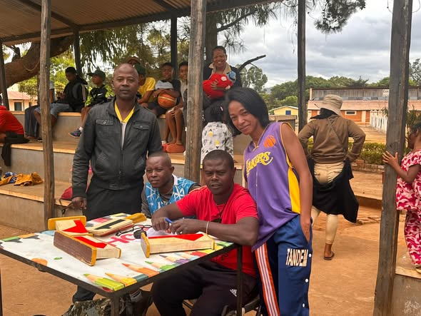 🏅 Jour J ! 🏅

C’est aujourd’hui le grand jour de la rencontre sportive entre parents et enseignants ! 🎉

Un moment de partage, de convivialité et de fair-play nous attend.
Que le meilleur gagne… ma...